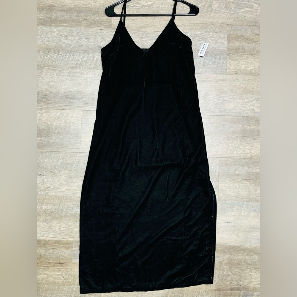 Old Navy BLACK VELVET- VELOUR MAXI DRESS (M)